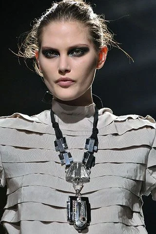 Look 28